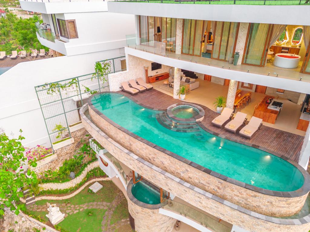 Villa Kaliente — 5-Star Luxury Hotel in Bali, Indonesia