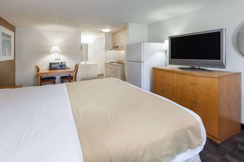 Knights Inn Flint - photo 5