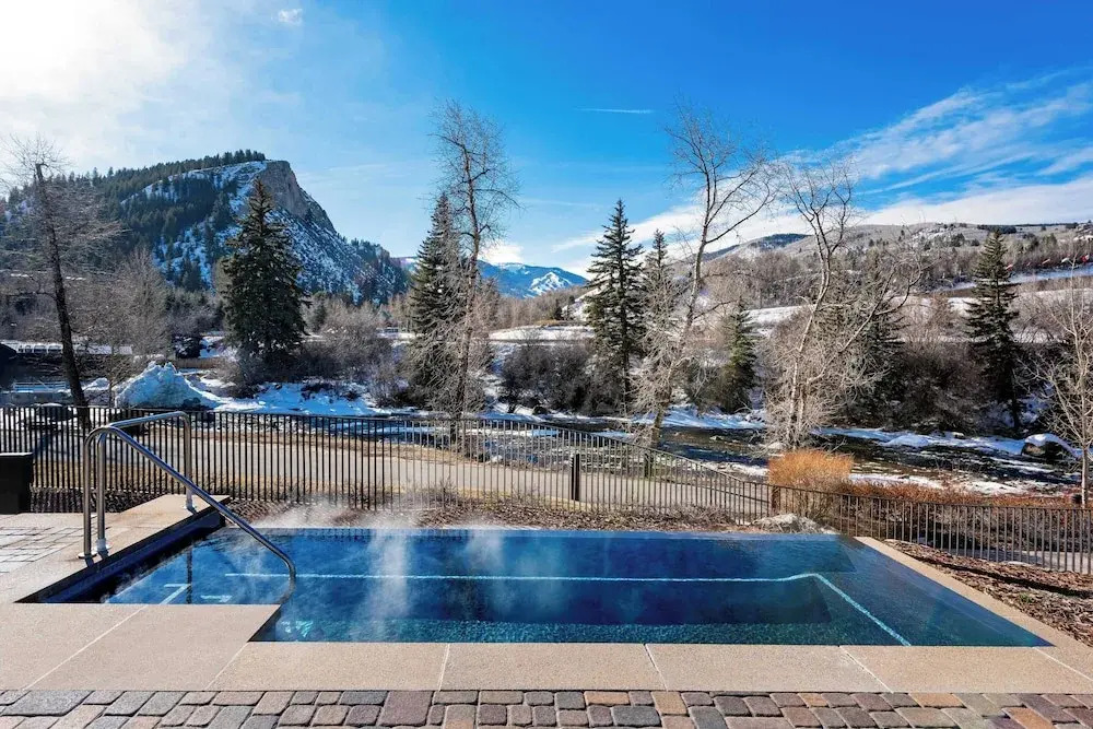 Beaver Creek Solace by AvantStay Studio w Resort Pool Hot Tub Premier Avon Location - photo 27