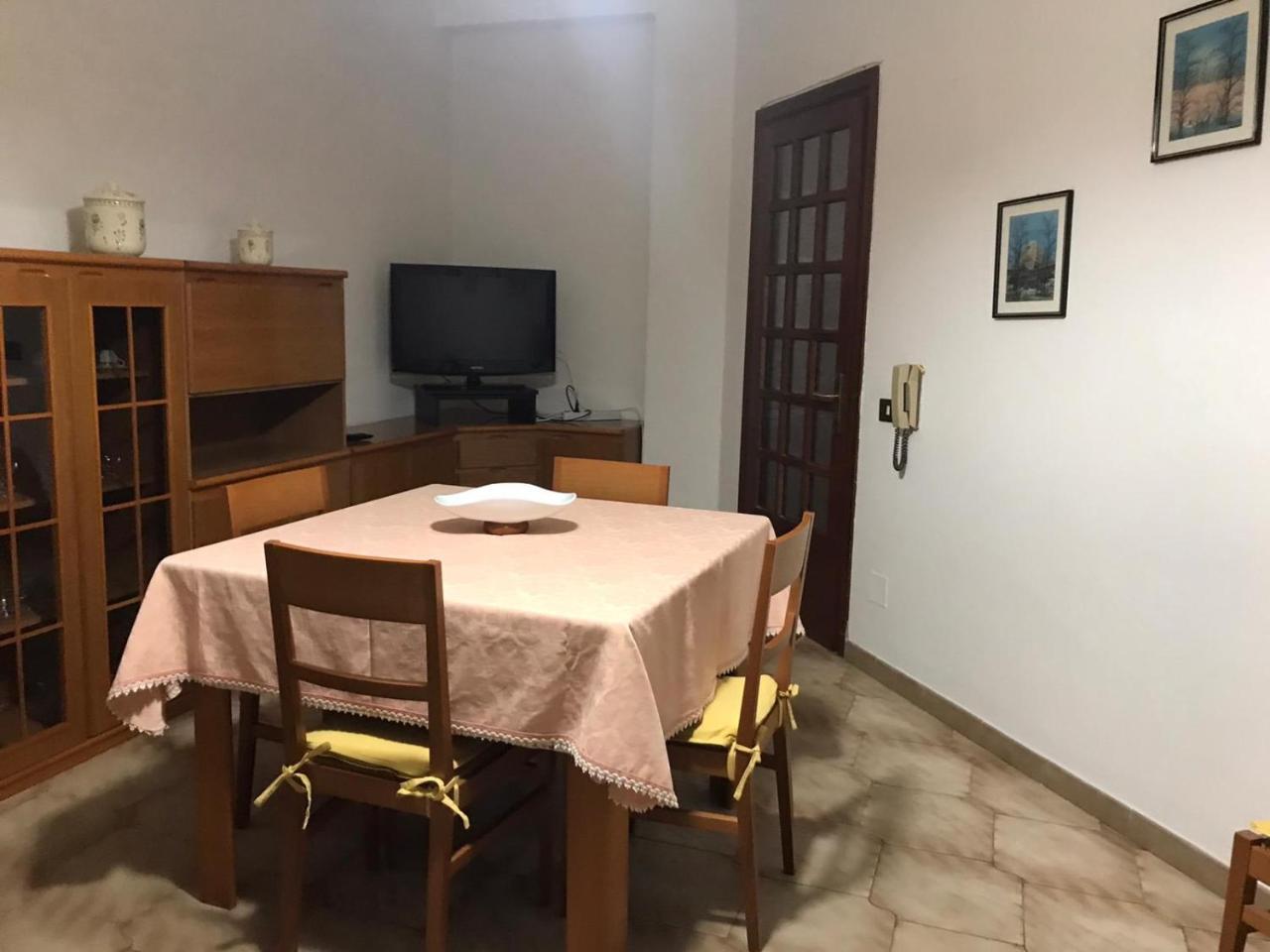Appartamento Luminoso E Spazioso Al Primo Piano — 4-Star Luxury Hotel in Capoterra, Italy