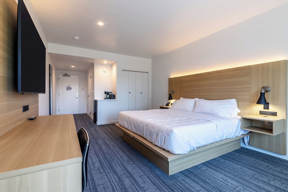 Hotel Mai Downtown Long Beach - photo 32