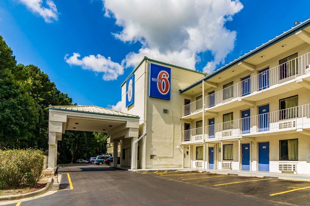 Motel 6 Raleigh NC Cary - featured photo