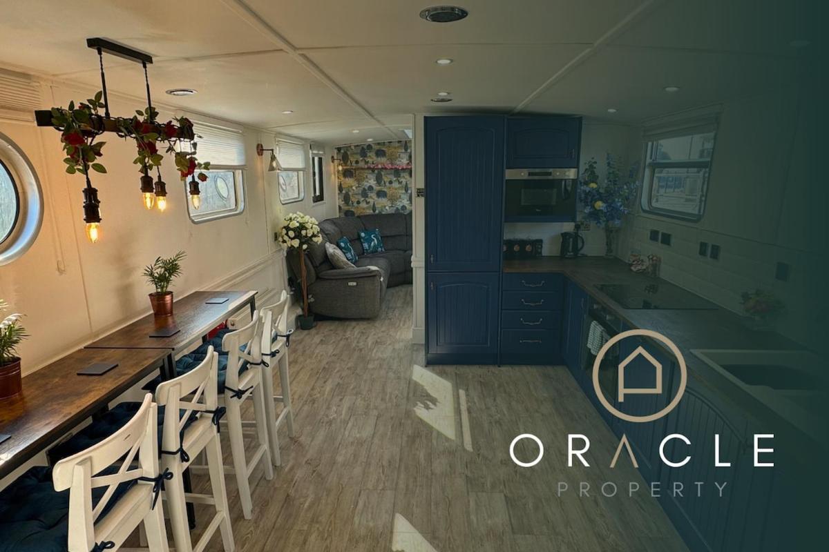 The Swan Flotel Barton Marina — hotel in Burton Upon Trent