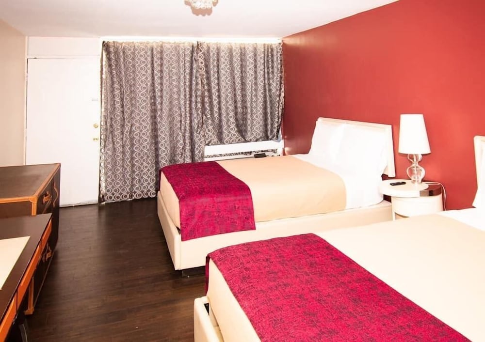 The Grand Motel - photo 6