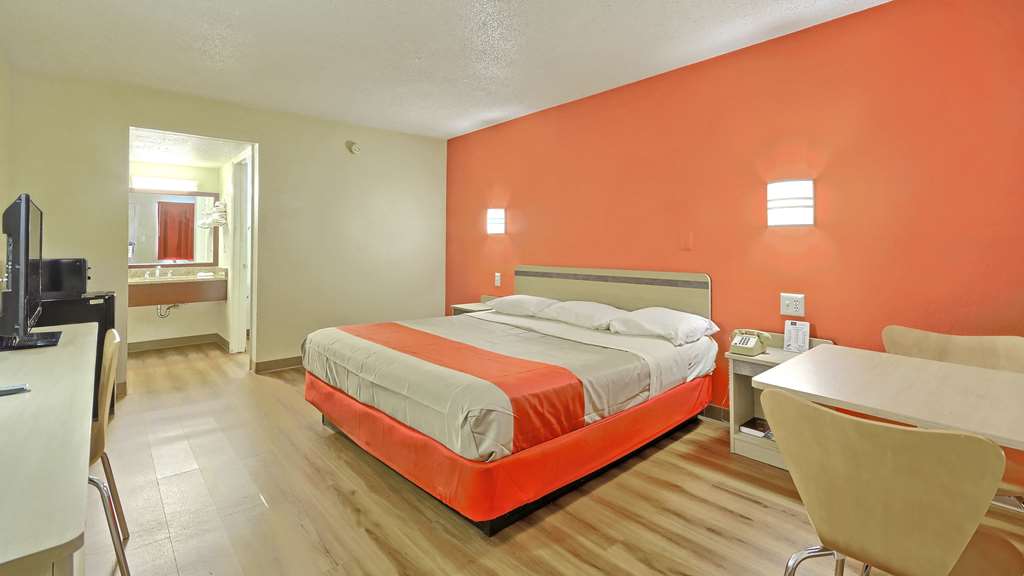 Motel 6 Maple Shade Township NJ Philadelphia Mt Laurel - photo 8
