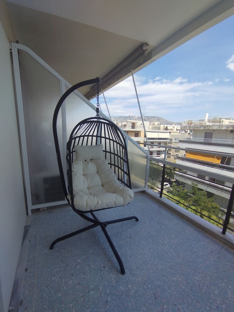 Spacious Seaside Flat at Alimos — Alimos — photo 2