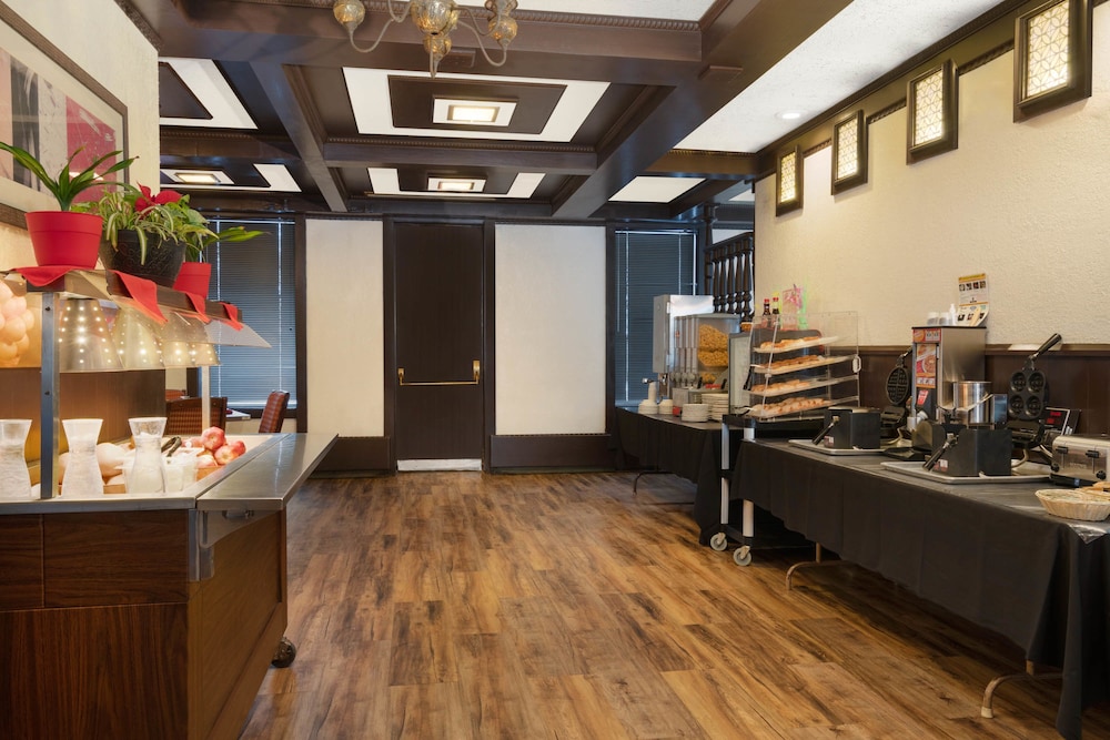Ramada by Wyndham Albert Lea - photo 73