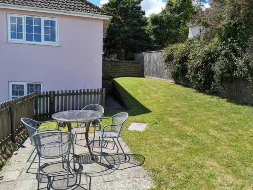 Comfortable ground floor 1 bed apartment with garden in great location — 4-Star Luxury Hotel in Porlock, United Kingdom