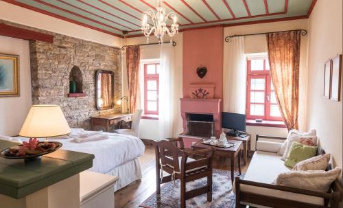 Cozy double room with fireplace in Asprangeloi, Greece