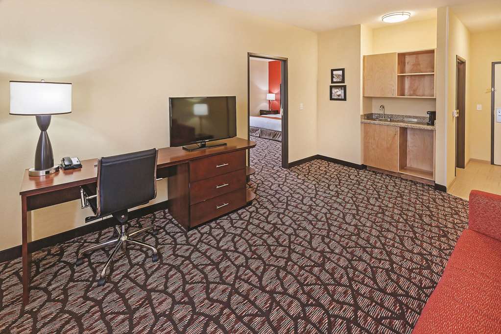 La Quinta Inn & Suites by Wyndham Pecos - photo 29