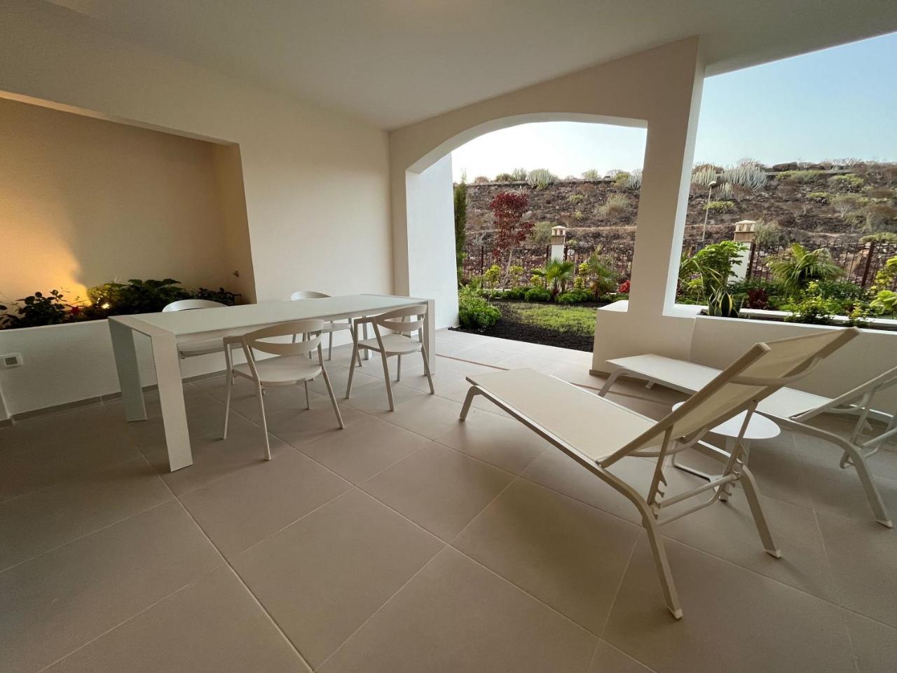 Cozy Apartment with Pools in Palm Mar — 4-Star Luxury Hotel in Arona, Spain