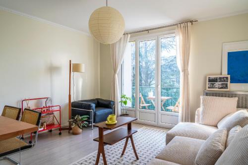 20mins a Paris Rueil Malmaison a Cote de la Gare in Rueil-Malmaison, France