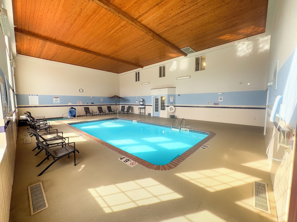 Country Trails Inn & Suites - photo 25