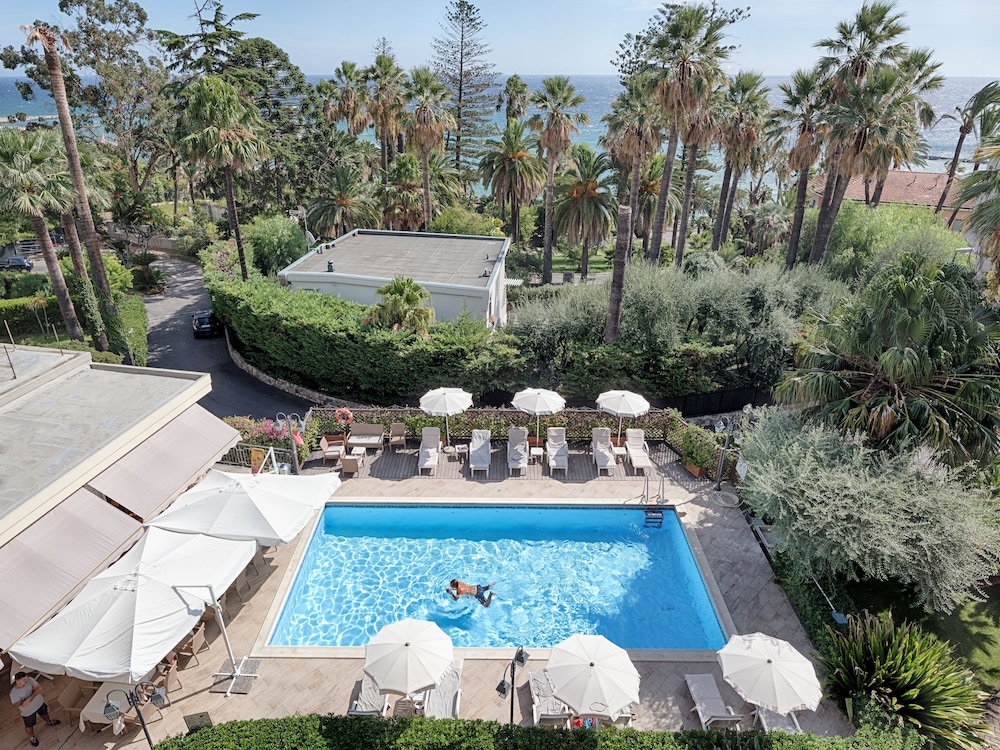 Hotel Paradiso — hotel in San Remo