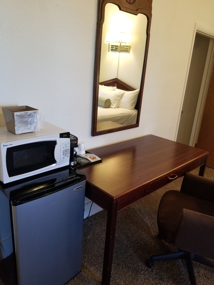 Cattlemen Motel - photo 10