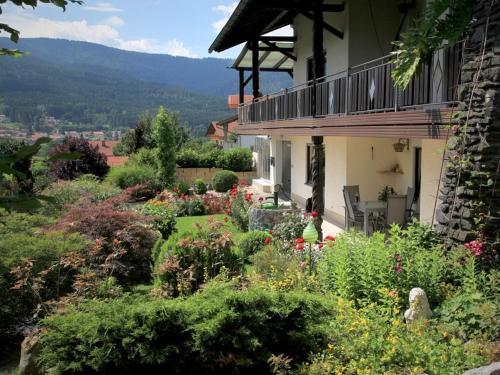 Ferienwohnungen Gästehaus Schreiner — 5-Star Luxury Hotel in Arrach, Germany