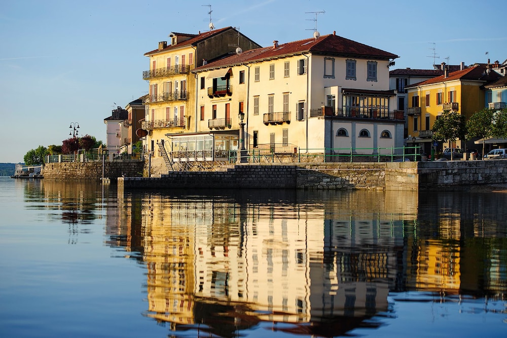 Aparthotel Arona in Arona, Italy