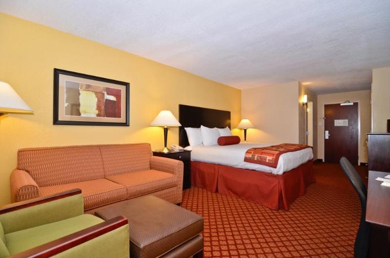 Best Western Plus Parkway Hotel - photo 19