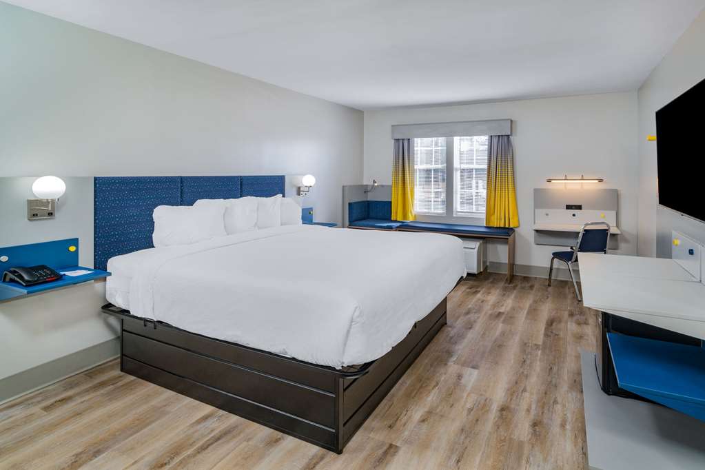 Microtel Inn & Suites By Wyndham Athens - photo 23