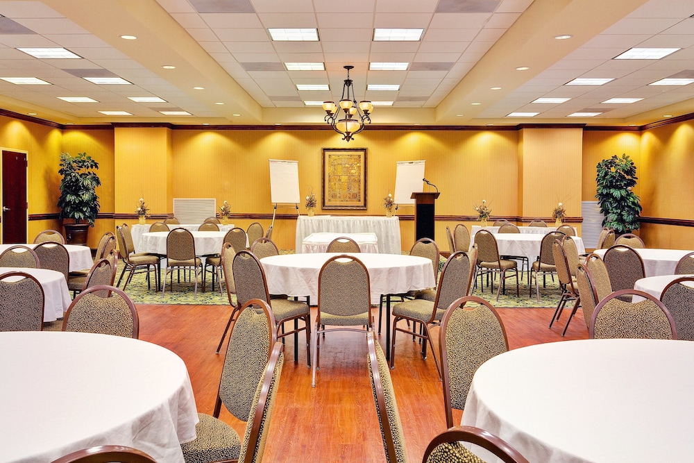 Holiday Inn Express & Suites Millington by IHG - photo 39