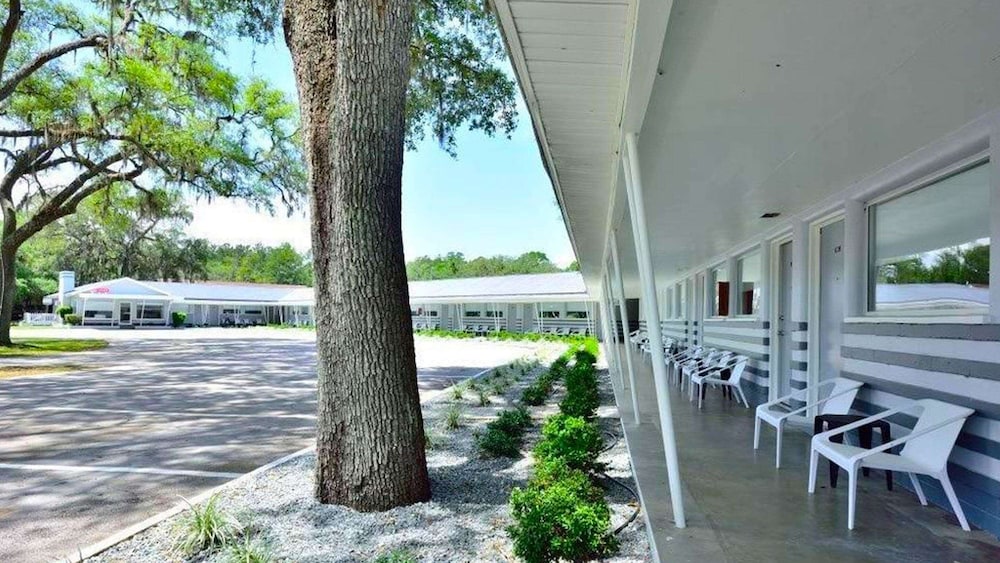 Sun Plaza Motel - photo 27