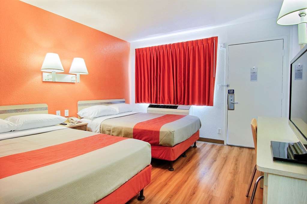Motel 6 Kingsville TX - photo 23