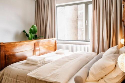 Luxurious Huge Flat with Large Terrace — 4-Star Luxury Hotel in Bucharest, Romania
