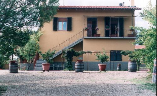 Agriturismo Campo del Monte — 4-Star Luxury Hotel in Terranuova Bracciolini, Italy