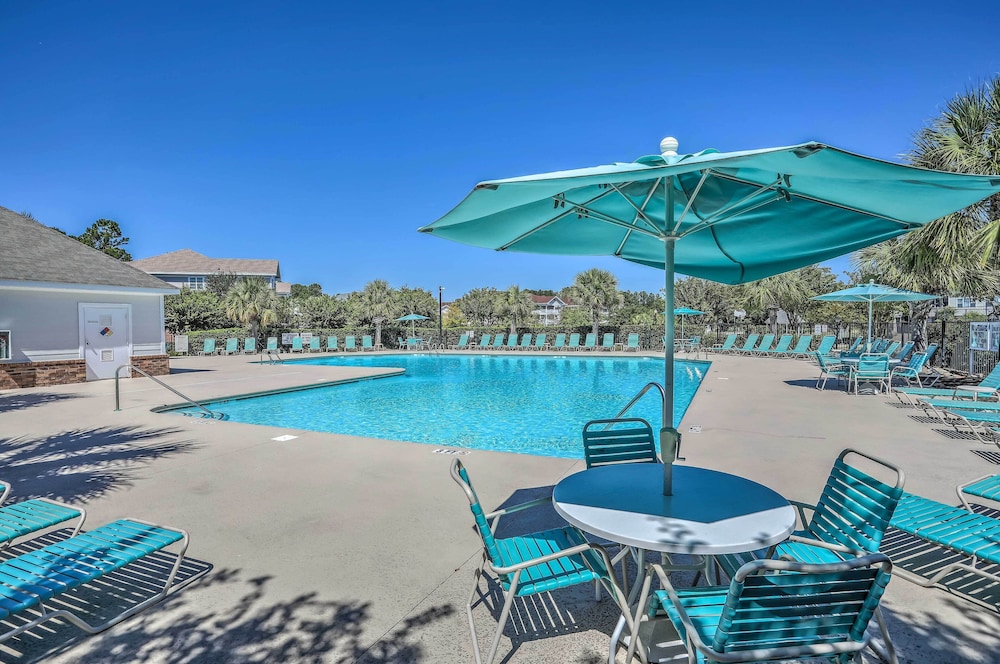 Barefoot Resort Condo w Pools & Balcony - photo 18