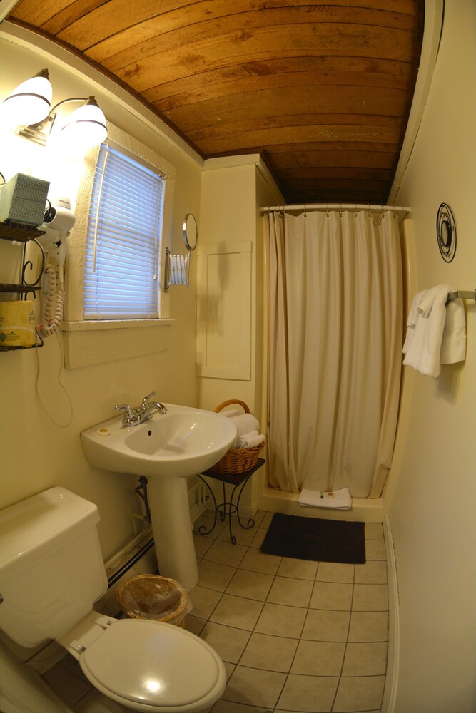 Hyde Away Inn - photo 33