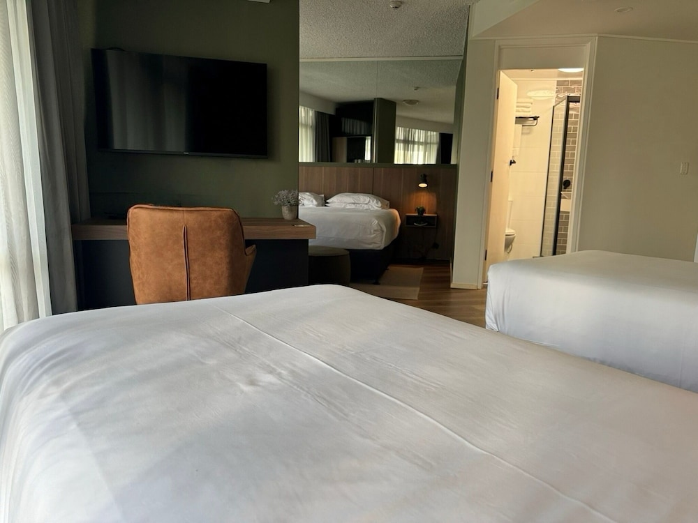 Metro Hotel Tower Mill