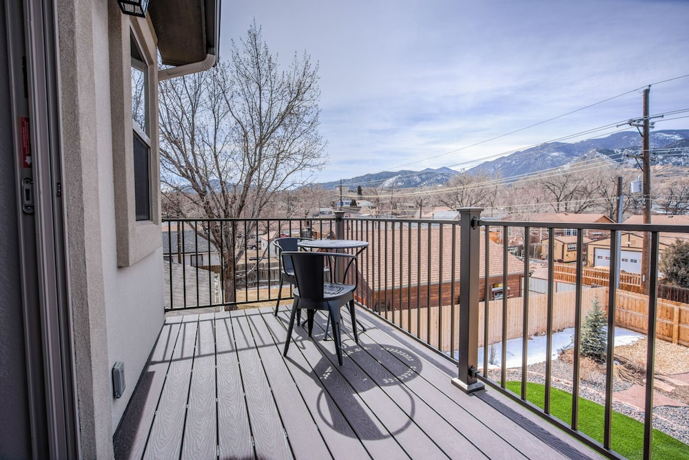 4bdpikes Peak Viewsminutes to Hiking & Dining - photo 48