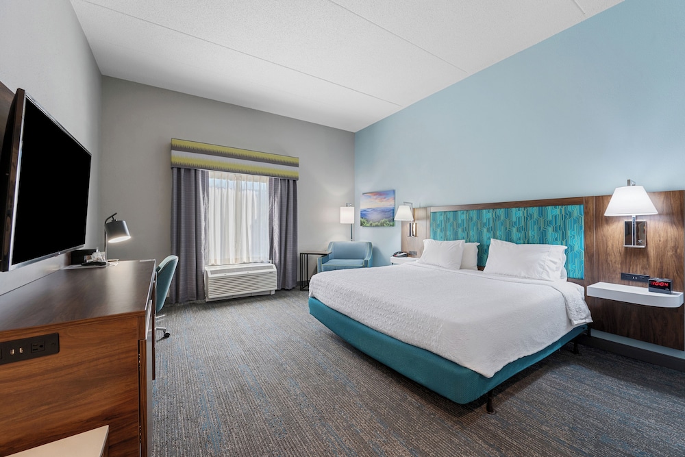 Hampton Inn Front Royal - photo 31