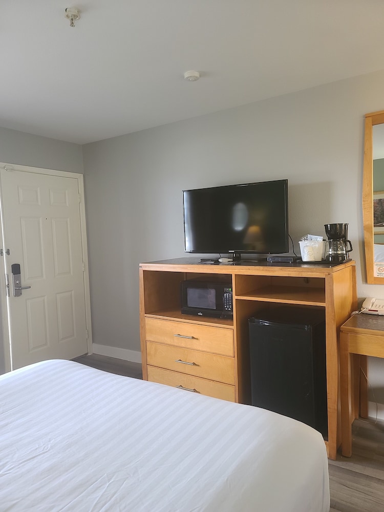 Tulip Inn - photo 24