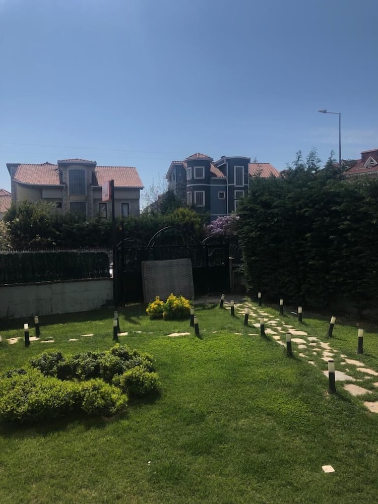 Gis Airport in Arnavutkoey, Turkey