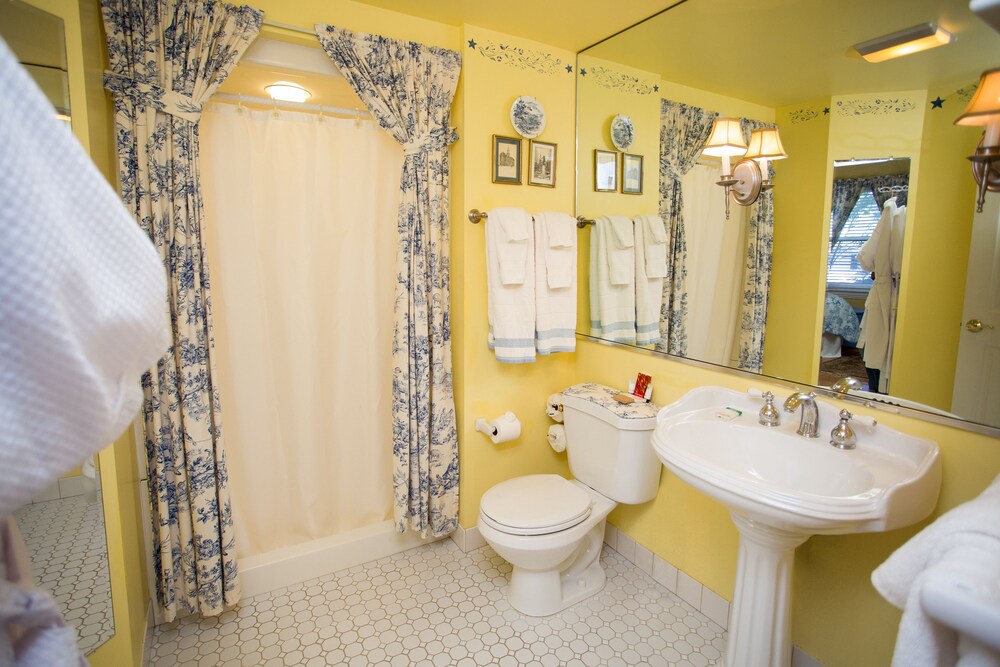 Haddonfield Inn - photo 40