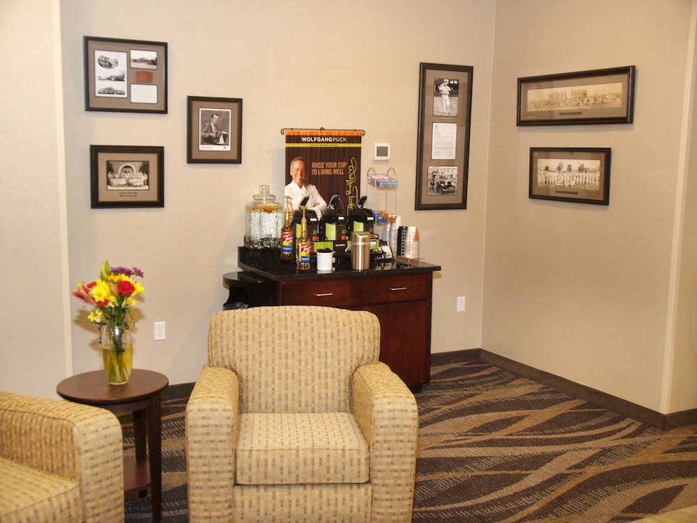 Cobblestone Inn & Suites Vinton - photo 7