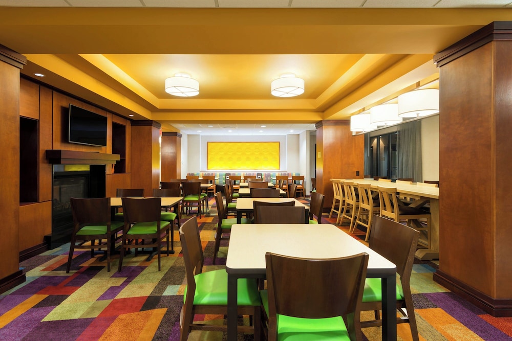 Fairfield Inn & Suites by Marriott Louisville Downtown - photo 21