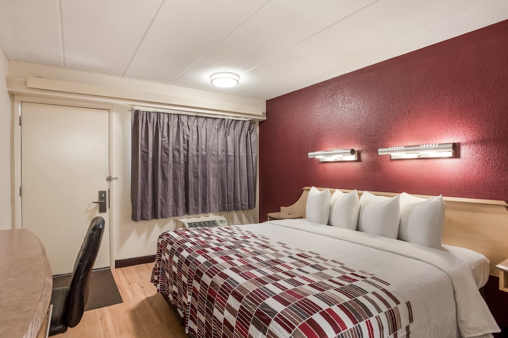 Red Roof Inn Philadelphia Trevose - photo 5