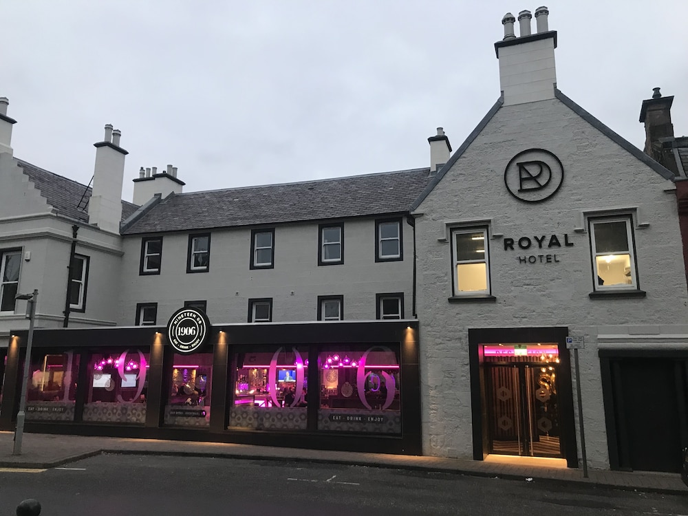 The Royal Hotel — Cumnock