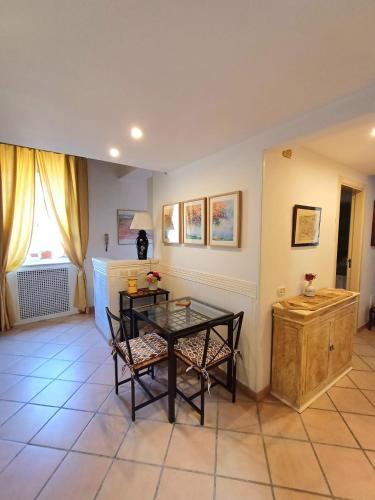 Lucariello apartment — 4-Star Luxury Hotel in Naples, Italy