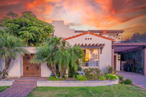 Ocean View Spanish Beauty Half Block to Beach — 4-Star Luxury Hotel in San Diego, United States