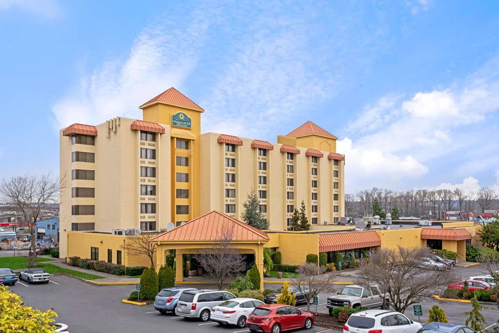 La Quinta Inn & Suites by Wyndham Tacoma Seattle - photo 4