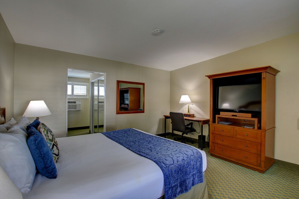La Avenida Inn - photo 6