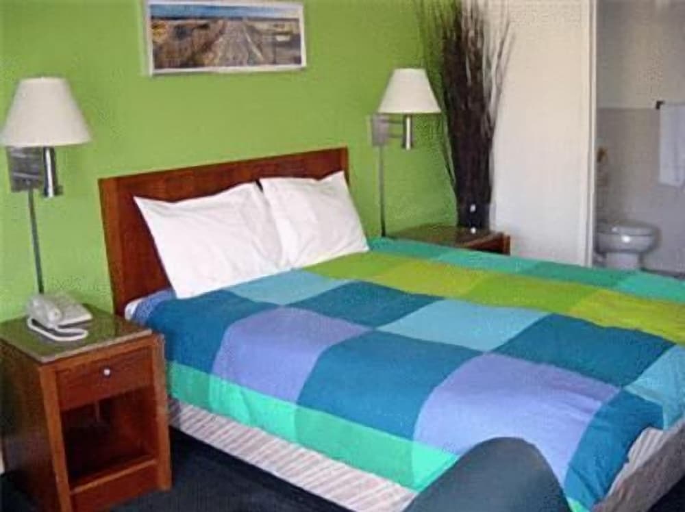 Sequoia Inn - carbon neutral hotel in Redwood