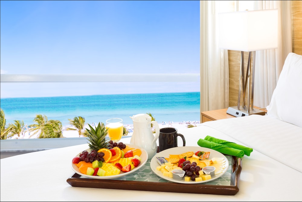Holiday Inn Miami Beach Oceanfront by IHG - photo 12