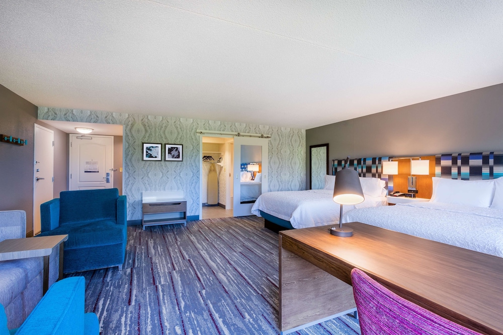 Hampton Inn & Suites Herndon Reston - photo 27