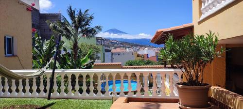 Casa VISTAS AL TEIDE mar Piscina privada parking cubierto gratuito en las instalaciones — 4-Star Luxury Hotel in La Victoria De Acentejo, Spain