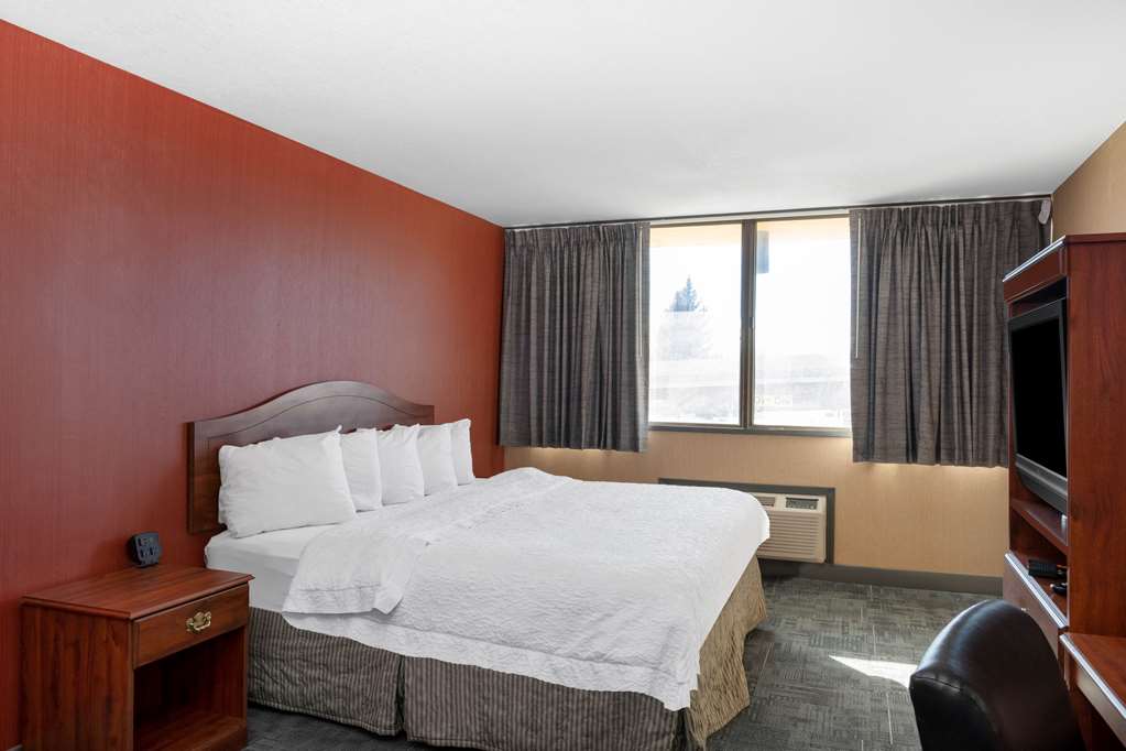 Howard Johnson by Wyndham Gillette - photo 30