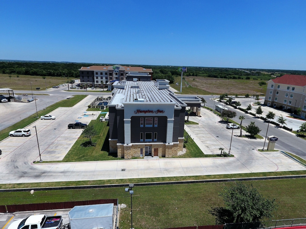 Hampton Inn Seguin - photo 74